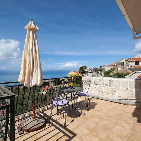 Feriehus House Mars In Podgora, Jacuzzi *